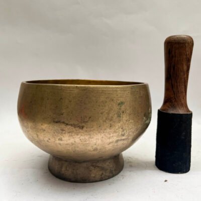 Large Naga Singing Bowl with Stand – 16 cm Hand-Beaten Bronze Tibetan Sound Bowl | Old-Style Buddhist Ritual Bowl